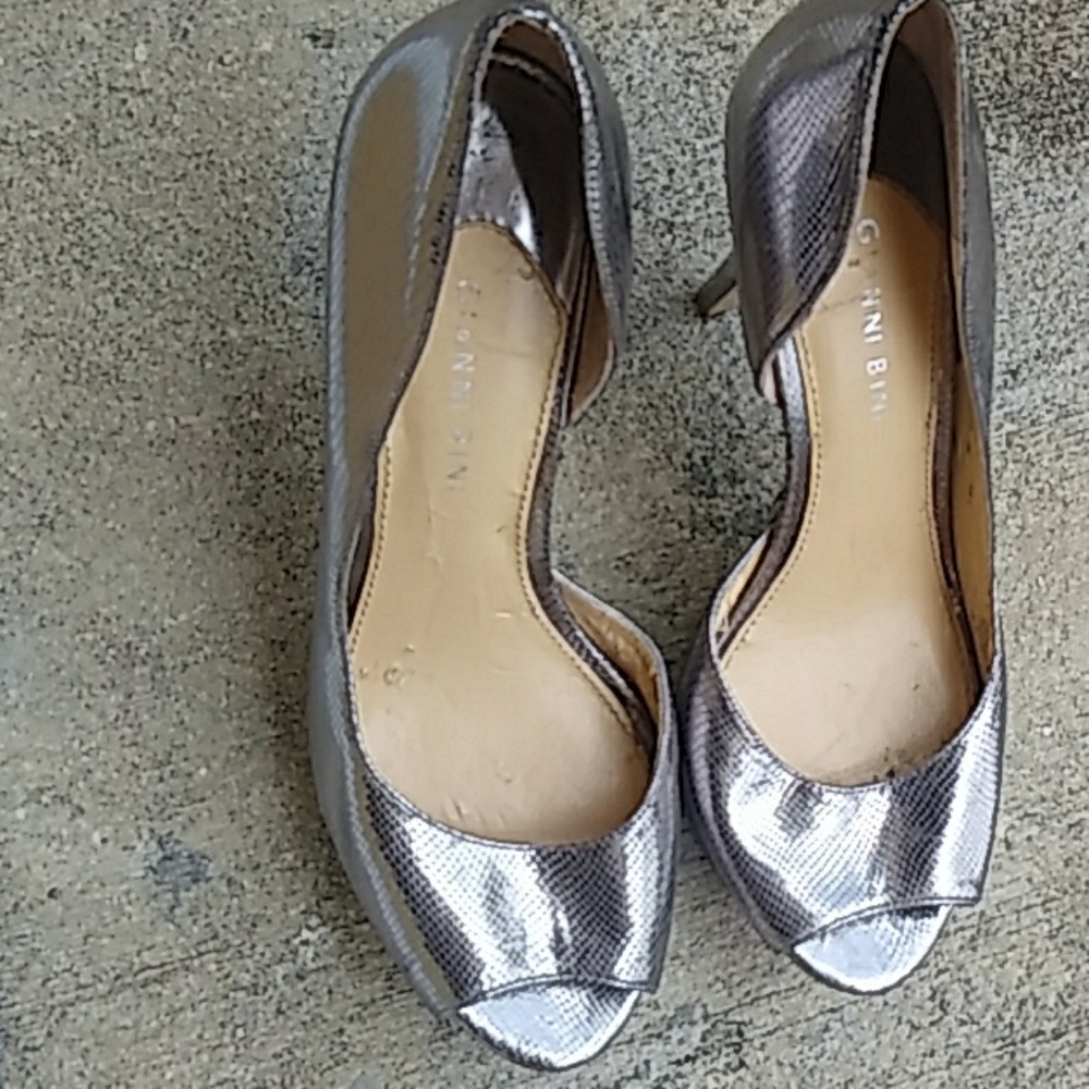 Peep toe heels